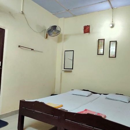 Chandrupal Lodging Guwahati Luaran gambar